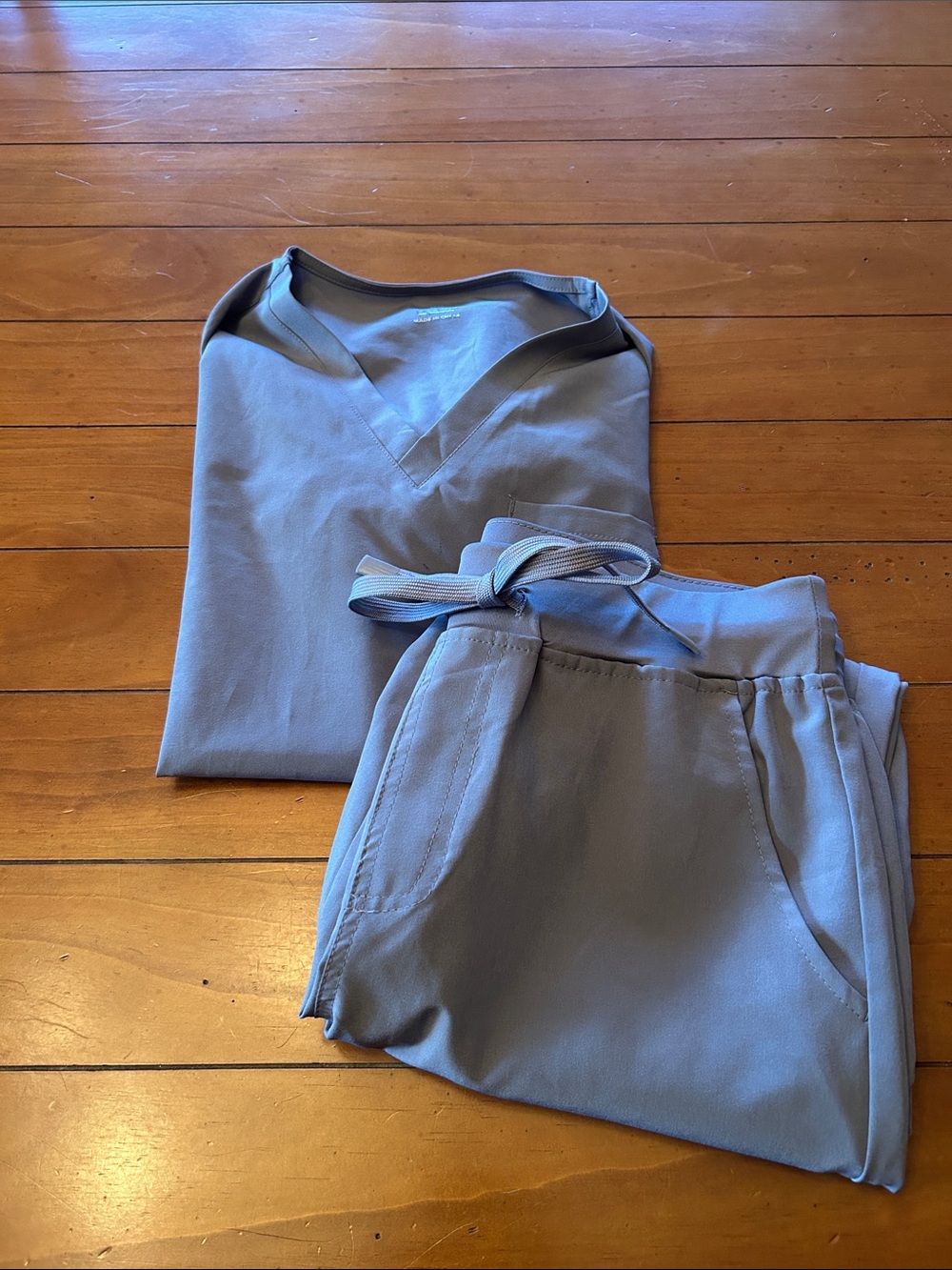 Periwinkle Blue V-Neck Scrub Set | Small | Drawstring Pants